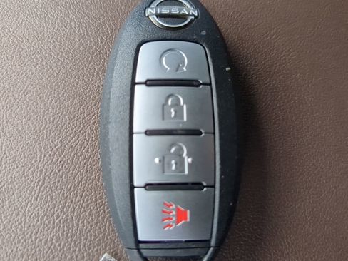 Used 2024 Nissan Titan Platinum Reserve w/ Moonroof Package image 31