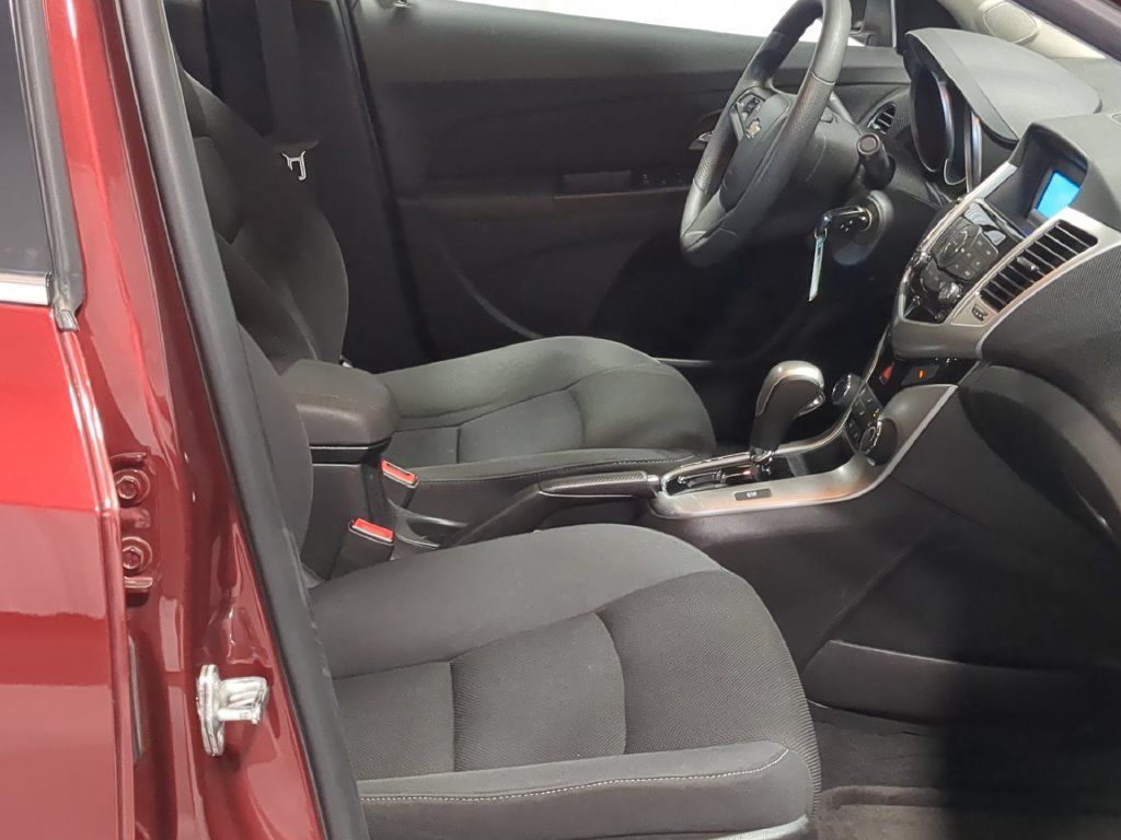 Used 2016 Chevrolet Cruze LT FWD image 25