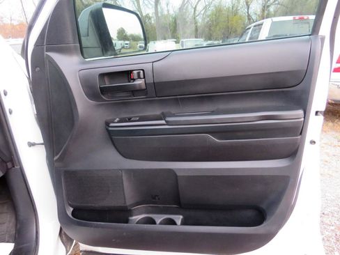 Used 2019 Toyota Tundra SR image 14