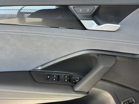 New 2025 Volkswagen Tiguan SE image 10