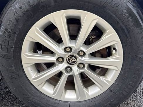 Used 2024 Toyota Grand Highlander AWD image 9