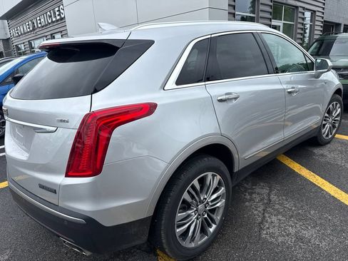Used 2017 Cadillac XT5 Premium Luxury w/ Advanced Security Package AWD/4WD image 4