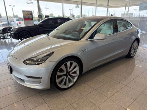 Used 2018 Tesla Model 3 Long Range image 6