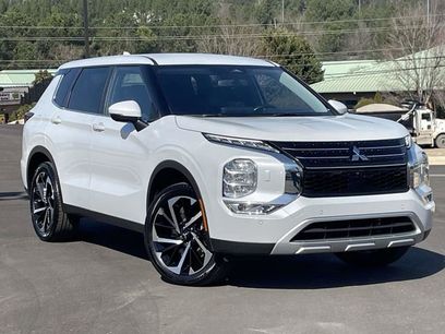 Used 2024 Mitsubishi Outlander SE Black Edition