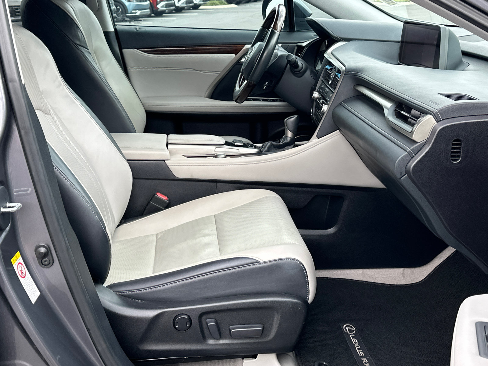 Used 2017 Lexus RX 350 FWD w/ Premium Package image 14