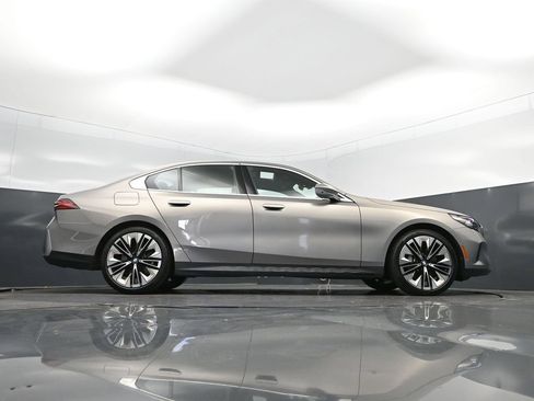 Certified 2026 BMW 530i image 43