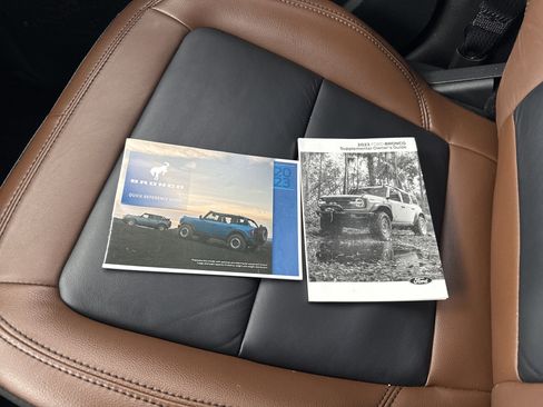 Used 2023 Ford Bronco Outer Banks image 32