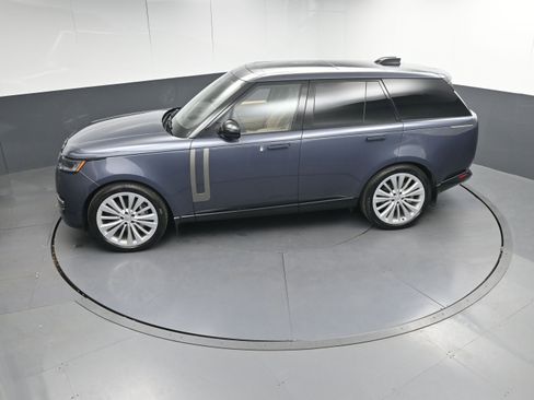Used 2025 Land Rover Range Rover SE image 31