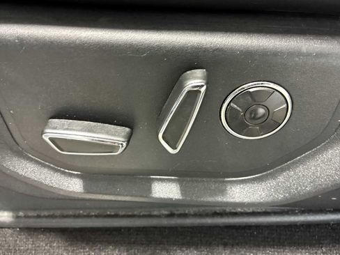 Used 2019 Ford F150 Platinum w/ Equipment Group 701A Luxury image 14