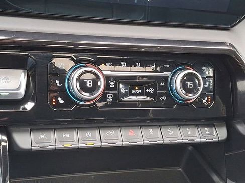 Used 2024 GMC Sierra 1500 AT4X image 17