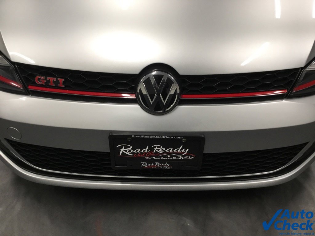 Used 2017 Volkswagen GTI SE FWD image 17