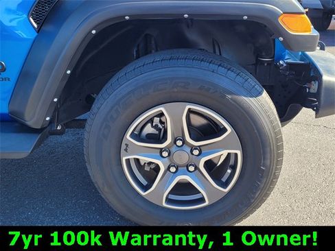 Certified 2022 Jeep Gladiator Sport image 9