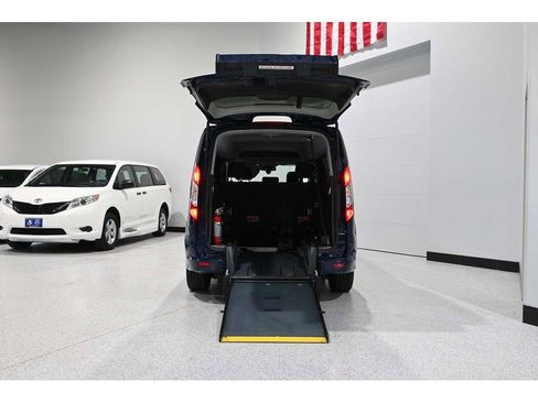 Used 2018 Ford Transit Connect XLT image 18