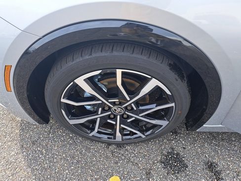 New 2026 Toyota Prius XSE image 14