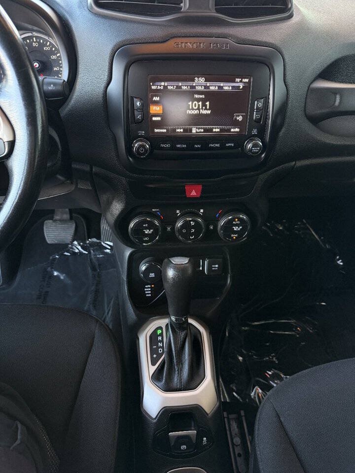 Used 2016 Jeep Renegade Latitude AWD/4WD image 13