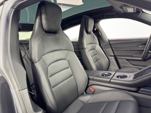 Used 2022 Porsche Taycan 4S image 40