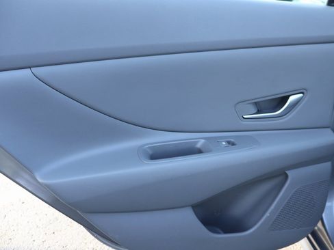 Used 2021 Hyundai Elantra SEL w/ Convenience Package image 17