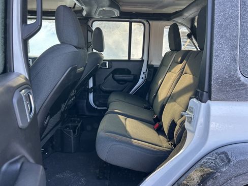 Used 2024 Jeep Wrangler Unlimited Rubicon image 10