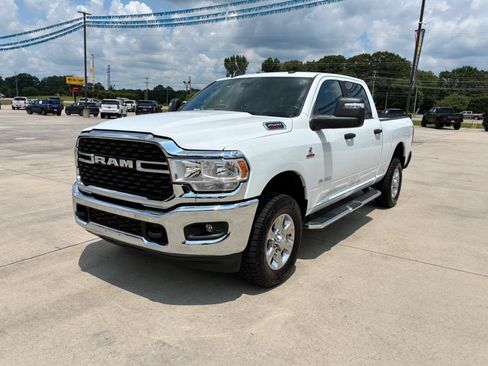 Used 2024 RAM 2500 Big Horn AWD/4WD image 2
