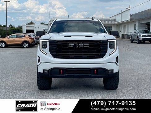 Used 2022 GMC Sierra 1500 Elevation w/ LPO, Elevation Black Package AWD/4WD image 2