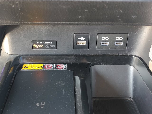 Used 2025 Toyota Camry SE FWD image 17