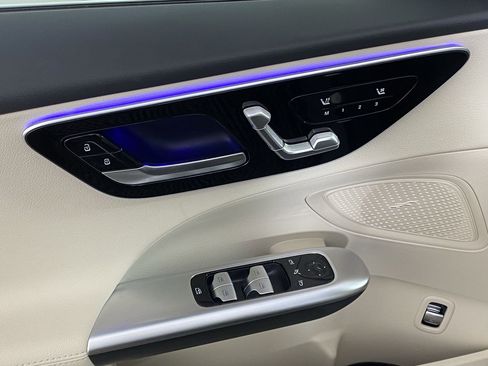 Used 2025 Mercedes-Benz C 300 4MATIC Sedan image 23