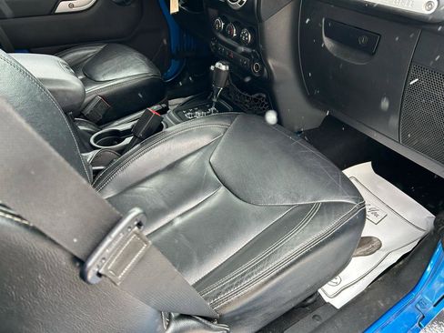 Used 2014 Jeep Wrangler Unlimited Sahara w/ Dual Top Group image 12