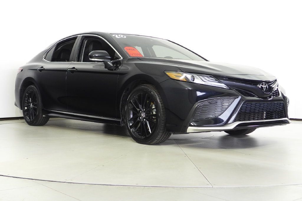 Used 2023 Toyota Camry XSE FWD image 4