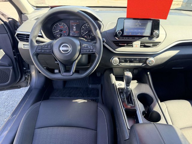 Used 2024 Nissan Altima 2.5 S FWD image 17