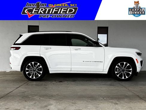 Used 2022 Jeep Grand Cherokee Overland w/ Luxury Tech Group IV AWD/4WD image 1