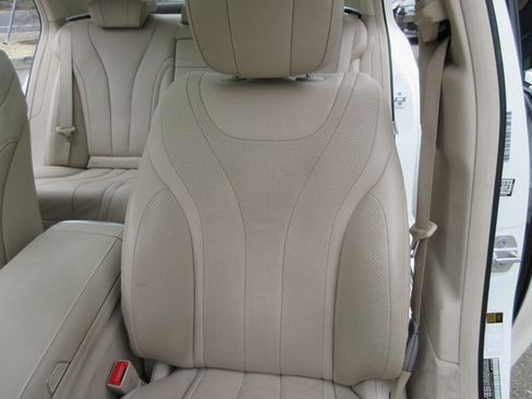 Used 2017 Mercedes-Benz S 550 Sedan image 11