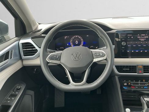 New 2025 Volkswagen Taos SE image 11