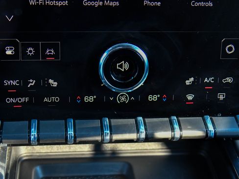 Used 2025 GMC Acadia Elevation image 31