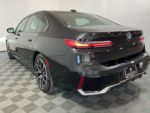 Certified 2023 BMW 740i image 7