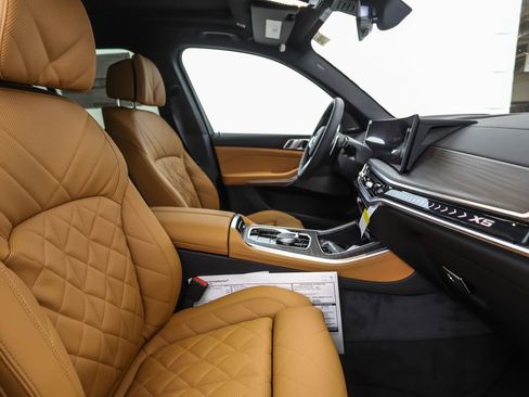 New 2026 BMW X5 xDrive40i w/ M Sport Package image 29