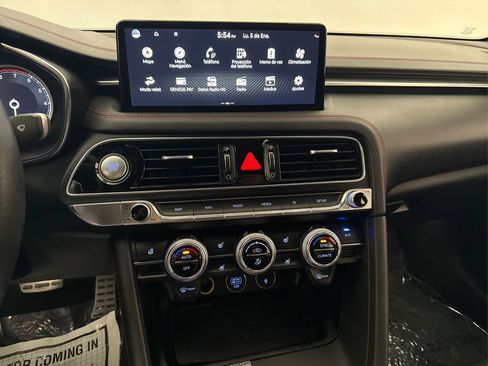 Used 2022 Genesis G70 3.3T image 35