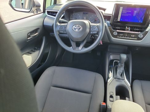 Used 2025 Toyota Corolla LE FWD image 16