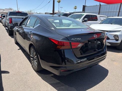Used 2025 Nissan Altima 2.5 SV FWD image 3