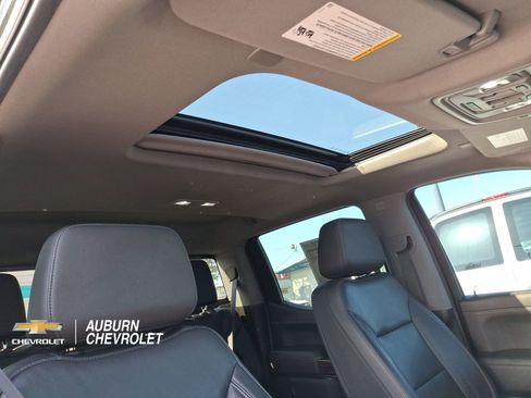 Used 2020 Chevrolet Silverado 1500 LT Trail Boss w/ Midnight Edition AWD/4WD image 25