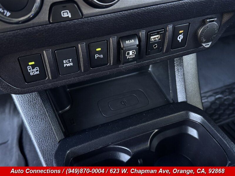 Used 2018 Toyota Tacoma TRD Off-Road w/ Technology Package AWD/4WD image 15