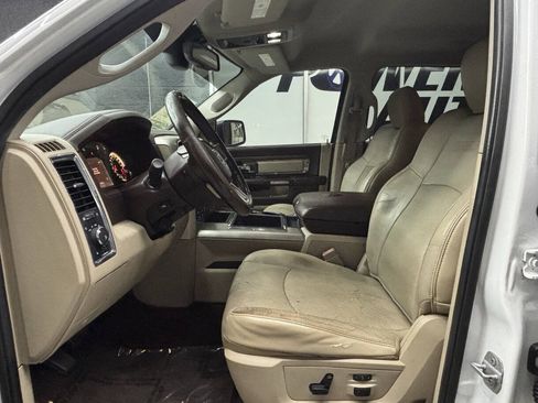Used 2014 RAM 1500 Laramie w/ Convenience Group AWD/4WD image 18
