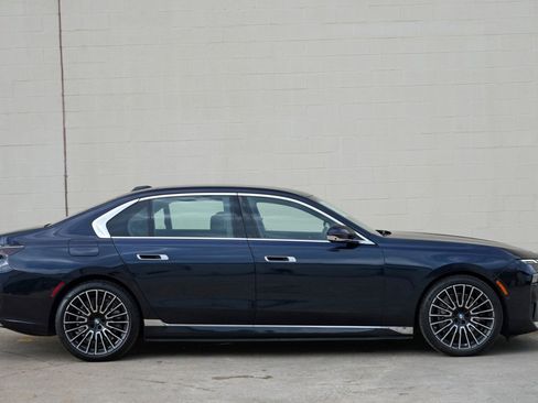 Used 2024 BMW i7 eDrive50 w/ M Sport Package RWD image 65
