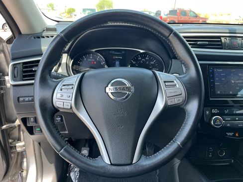 Used 2016 Nissan Rogue SL FWD image 18