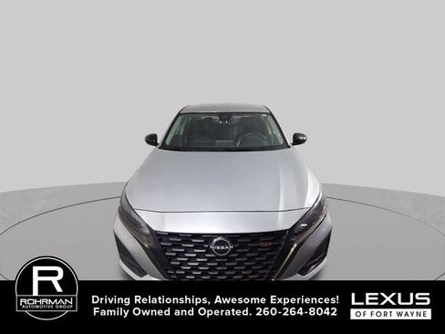 Used 2024 Nissan Altima 2.5 SR FWD image 3