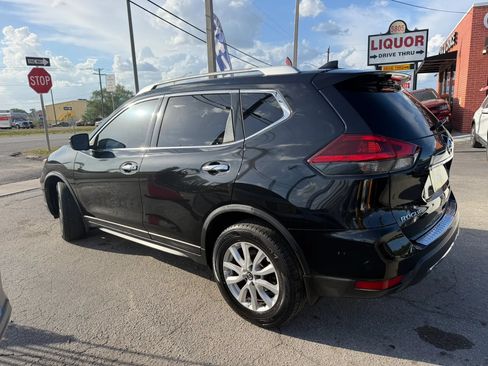 Used 2018 Nissan Rogue SV FWD image 5