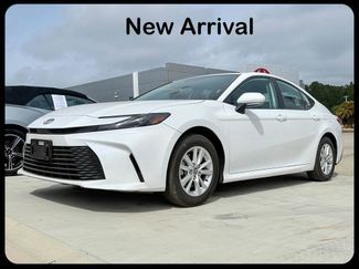 Used 2025 Toyota Camry LE video 1