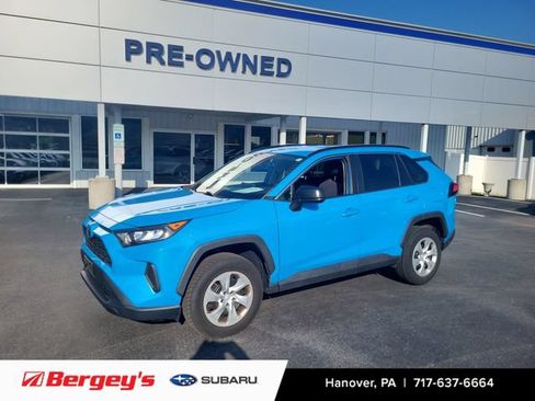 Used 2019 Toyota RAV4 LE w/ All Weather Liner Package FWD image 1