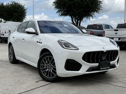 Used 2024 Maserati Grecale GT image 2