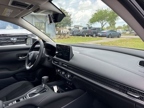 Used 2026 Honda HR-V EX-L image 10