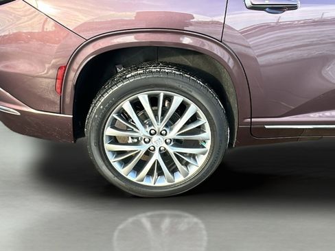 Used 2025 Buick Enclave Avenir w/ Trailering Package, 5000 lbs. image 27